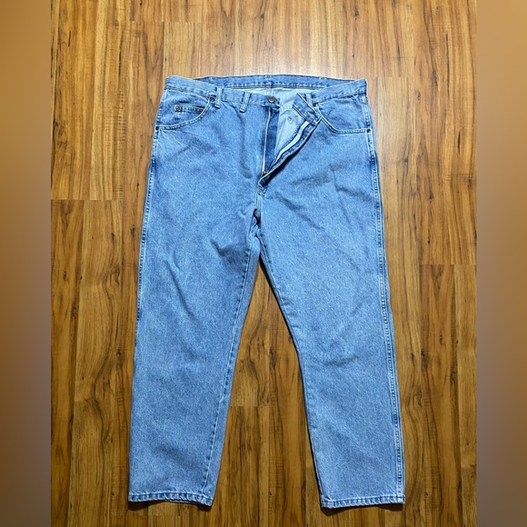 Wrangler Men’s Rugged Wear 5 Pocket Cotton Straight Leg Jeans Size 44 X 30 - Picture 3 of 15